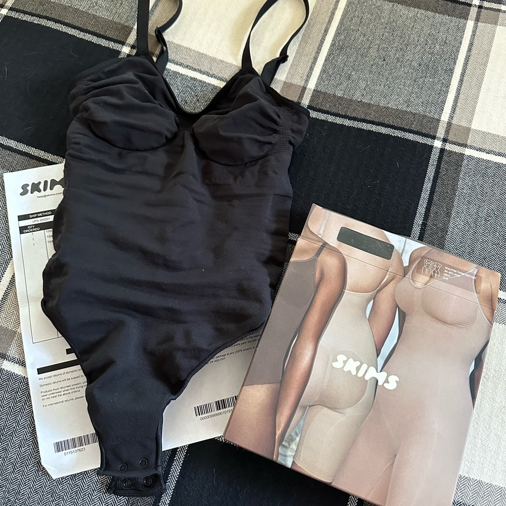 Skims Sculpting Thong Bodysuit